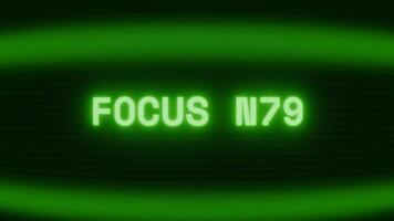 vieux vert la télé écran montrant texte concentrer maintenant apparaissant dans Aléatoire pépin et codage style video