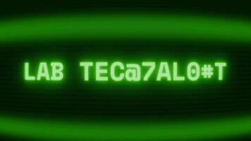 gammal grön TV skärm som visar text labb tekniker visas i slumpmässig tekniskt fel och kodning stil video