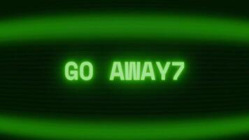 velho verde televisão tela mostrando texto ir longe aparecendo dentro aleatória falha e codificação estilo video