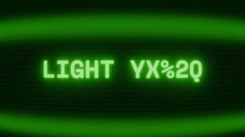 gammal grön TV skärm som visar text ljus år visas i slumpmässig tekniskt fel och kodning stil video