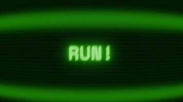 gammal grön crt skärm som visar text springa visas i slumpmässig tekniskt fel och kodning stil video