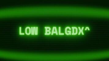 gammal grön TV skärm som visar text låg balans visas i slumpmässig tekniskt fel och kodning stil video