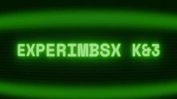 gammal grön crt skärm som visar text experimentera springa visas i slumpmässig tekniskt fel och kodning stil video