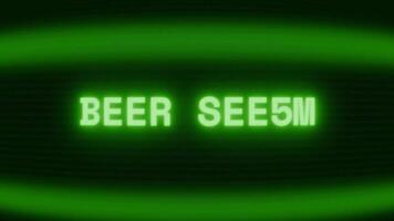 gammal grön crt skärm som visar text öl tjäna visas i slumpmässig tekniskt fel och kodning stil video