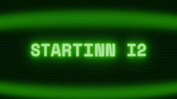 gammal grön crt skärm som visar text startande upp visas i slumpmässig tekniskt fel och kodning stil video