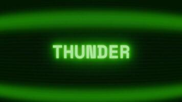 gammal grön crt skärm som visar text åska visas i slumpmässig tekniskt fel och kodning stil video