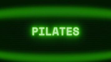 alt Grün crt Bildschirm zeigen Text Pilates erscheint im zufällig Panne und Codierung Stil video
