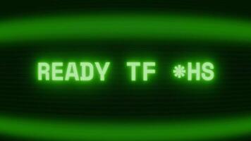 gammal grön crt skärm som visar text redo till springa visas i slumpmässig tekniskt fel och kodning stil video