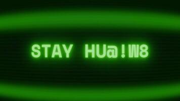 gammal grön crt skärm som visar text stanna kvar ödmjuk visas i slumpmässig tekniskt fel och kodning stil video