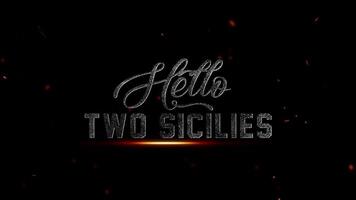 cinematográfico título 'olá dois Sicílias apresentando brilhando texturizado cartas e dinâmico partícula efeitos em uma Sombrio fundo video