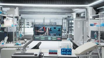Onderzoek faciliteit laboratorium resterend leeg na experiment, gevulde met computer monitoren en test buizen vertegenwoordigen klinisch ontwikkeling en medisch Onderzoek doorbraken. video