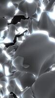 metallisk silver- abstrakt former med lysande kanter formning en komplex, trogen 3d sammansättning video