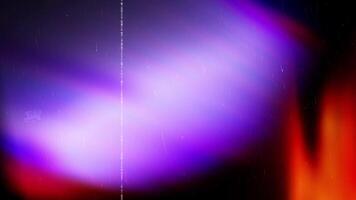 snabb filma bränna ljus läcka övergång effekt animering med lysande årgång täcka över och flimmer lutning på mörk bakgrund, filmiska visuell textur slinga video