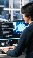 vertical datos centrar sistema administrador gerente ai sistemas para tiempo de actividad y eficiencia. eso empleado utilizando artificial inteligencia tecnología en computadora y ordenador portátil en servidor centro, cámara un video