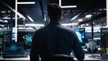 dolblij gegevens centrum ingenieur dansen Aan stoel na beheren naar analyseren datasets gebruik makend van machine aan het leren. verheugd server boerderij arbeider vieren na gebruik makend van ai naar herken gegevens patronen, camera een video