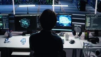data Centrum systemet administratör arbetssätt på artificiell intelligens neuralt nätverk programvara utveckling. server rum den specialist genomförande maskin inlärning teknologi i arbetsplats, kamera en video