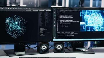 data Centrum datorer som visar neuralt nätverk visualisering och koda felsökning verktyg löpning. pc system i server rum driver maskin inlärning och automatiserad forskning uppgifter video