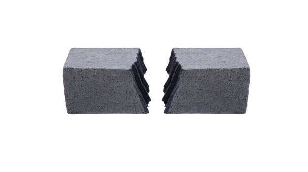 bruten betong blockera grov textur grå Färg isolerat på genomskinlighet bakgrund konstruktion material symboliserar skada eller separation industriell stark fast tung png