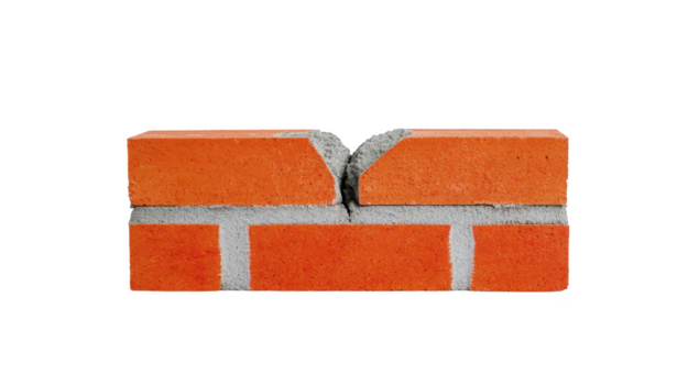 rosso mattone parete con crepa nel centro, mostrando danneggiato costruzione, isolato su trasparenza sfondo, simboleggiante debolezza, vulnerabilità, e strutturale problemi png