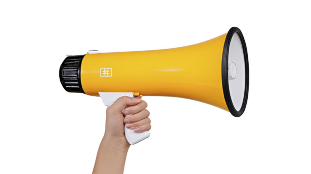 mão segurando amarelo megafone, isolado em transparente fundo, comunicação e anúncio conceito, objeto com cópia de espaço, enérgico e negrito visual estilo png