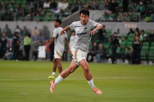 LAFC forward Son Heung-Min (7) warms up before the game against Austin FC at Q2 Stadium. editorial_image