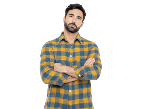 confiante jovem homem com barba vestindo amarelo e azul xadrez camisa em pé com braços cruzado, isolado em transparência fundo, expressando calma e sério emoção png
