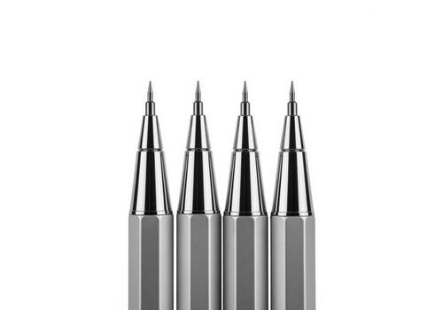 cerca arriba de cuatro idéntico metálico plata mecánico redacción lápiz consejos en blanco foto