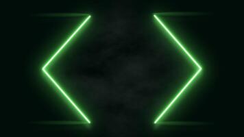 abstrato verde néon hexágono forma animação em Sombrio fundo com sutil fumaça video