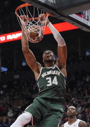 Milwaukee Bucks at Toronto Raptors
