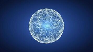 abstrakt 3d sfär tillverkad av lysande blå partiklar på en mörk bakgrund. trogen digital visualisering av data, energi, eller teknologi begrepp med dynamisk rörelse och partikel effekter video