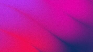 moderno digitale arte sfondo con un energico e colorato pendenza miscela di magenta, viola, e blu, migliorata di un' delicato grano struttura e dinamico striature video