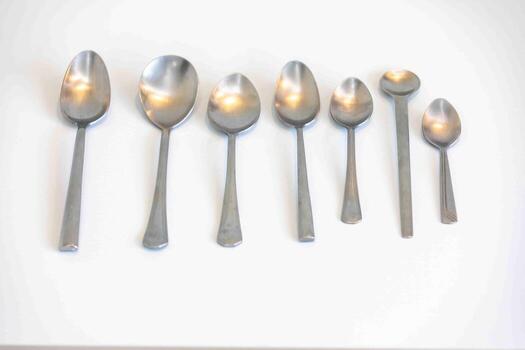 todavía vida estilo fotografía, con un mezcla de aleatorio objetos arreglado en un artístico camino si foto