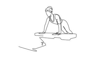 animerad själv teckning av kontinuerlig linje dra aktiva kvinna är utför ändrad planka eller lutning tryck upp använder sig av vikt bänk, illustrerar fokuserade övre kropp styrka. full längd ett linje animering video