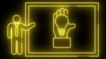néon homem apontando para uma mão segurando uma lâmpada dentro uma retangular quadro, Armação contra uma Sombrio fundo video