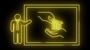 illuminato raffigurazione di un' uomo presentazione un' crescente grafico fra mani impostato entro un' raggiante telaio su un' buio sfondo video