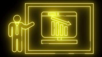 en neonbelyst företag presentation visar en grafer minskande bar Diagram på en skärm förklarade förbi en pinne figur video