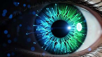 närbild av en mänsklig öga med futuristisk, abstrakt blå och grön ljus mönster representerar teknologi, artificiell intelligens, syn, och digital biometri 4k video