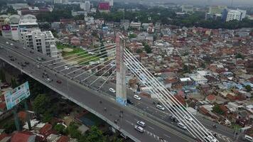 cinematográfico zangão cenas do Bandung icônico pasupati ponte video