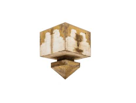 gammal arkitektonisk prydnad, riden sten kub med geometrisk mönster och spetsig bas, isolerat på genomskinlighet bakgrund, framkallar historisk och kulturell betydelse png