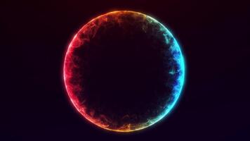 looping raggiante cerchio con liscio pendenza transizioni a partire dal rosso per blu e arancia, la creazione di un' vivace energia campo con fluente plasma movimento. video