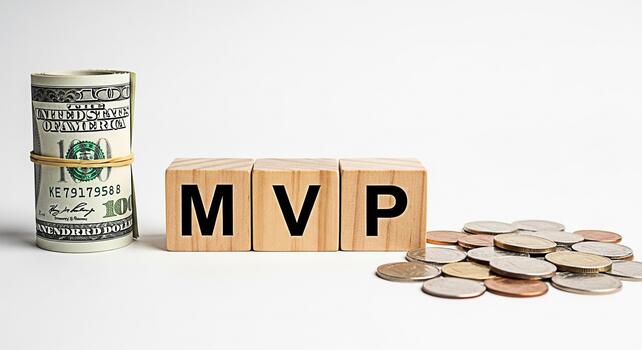 rodar de nosotros moneda siguiente a de madera bloques ortografía mvp y un pila de monedas en un blanco superficie representando el concepto de un mínimo viable producto y financiero inversión en un puesta en marcha negocio foto