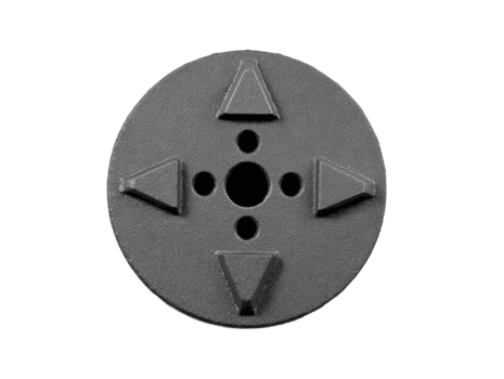 volta Preto plástico botão com quatro direcional Setas; flechas e central pontos, isolado em transparência fundo, comumente usava para eletrônico dispositivos ou jogos controladores png