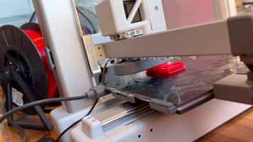 3d printer creat red plastic object layer by layer video