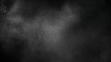 un' morbido nube di alla deriva particelle si diffonde attraverso un' buio vuoto spazio, formatura un' dolce atmosferico nebbia quello galleggia con delicato movimento, evocando calma, profondità video