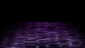 púrpura neón reflexiones onda en oscuro agua superficie. suave brillante olas formar un calma, meditativo modelo con un suave futurista ligero y tranquilo fluido movimiento. sin costura lazo 4k video