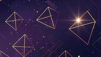 travolgente movimento sfondo in mostra rotante d'oro wireframe piramidi e scintillante particelle nel un' scuro, etereo viola spazio. ideale per video, introduzioni, o lusso eventi. video