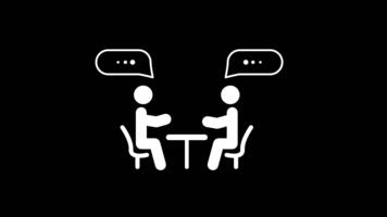 två vit pinne siffror är sittande på en tabell, engagerad i konversation med Tal bubblor, illustrerar en fokuserade diskussion, intervju, eller en en på en samråd. video