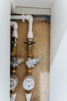 compact setup with fittings explained, summary of utility system configuration and fitting components, comprehensive overview of utility network setup and associated fitting assemblies photo