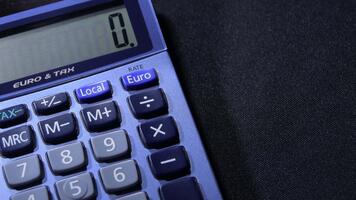 berekenen met een rekenmachine verschilt operaties video