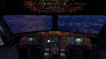 Timelapse av Avancerad flyg däck instrument lysande under en lugn natt flyg över moln video